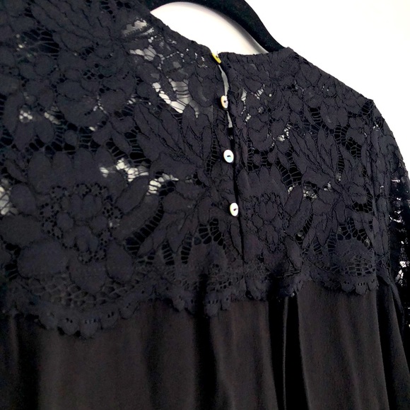 ✨3/$30✨ H&M BLACK LACE BLOUSE - Picture 4 of 6